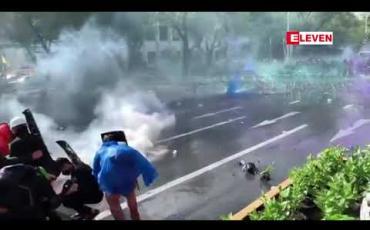 Embedded thumbnail for COVID-19 ကပ်ရောဂါ ကိုင်တွယ်ပုံနှင့် ပတ်သက်ပြီး ထိုင်းဝန်ကြီးချုပ် ပရာယွတ်ကို ဆန္ဒပြသူများ ရှုတ်ချ