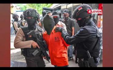 Embedded thumbnail for အင်ဒိုနီးရှားတွင် ရွေးကောက်ပွဲရလဒ်များ မထုတ်ပြန်မီ အကြမ်းဖက်သမားဟု သံသယရှိသူ ဒါဇင်များစွာကို ဖမ်းဆီးခဲ့