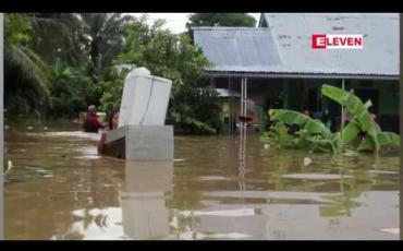 Embedded thumbnail for အင်ဒိုနီးရှားတွင် ဆိုးဆိုးရွားရွား ရေကြီးမှုများကြောင့် ဆယ်ဦးသေဆုံးပြီး လူတစ်သောင်းကျော် ဘေးလွတ်ရာ ရွှေ့ပြောင်း