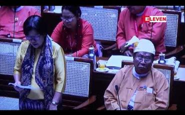Embedded thumbnail for သီတင်းကျွတ်ပွဲတော်ကာလတွင် ခရီးသွားလာမှုများ အဆင်ပြေစေရန်အတွက် လက်မှတ်စနစ်တကျ ရောင်းချရန်နှင့် ယာဉ်လိုင်းမရှိဘဲ လက်မှတ်ရောင်းချခြင်း မလုပ်ရန် ညွှန်ကြားထားဟုဆို