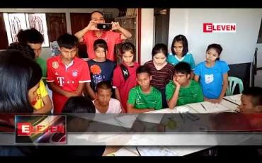 Embedded thumbnail for မဲဆောက်မြို့ရှိ SAW အထက်တန်းကျောင်း၌ ပညာသင်ကြားနေသည့် မိဘမဲ့မြန်မာကျောင်းသား(၄၆)ဦးကို ထိုင်းနိုင်ငံက နိုင်ငံသားမှတ်ပုံတင် ထုတ်ပေး 