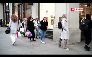 Embedded thumbnail for လန်ဒန်သားများ Social Distancing ကိုမလိုက်နာဘဲခရစ္စမတ်မတိုင်မီဈေးဝယ်ထွက်ကြသဖြင့် နေရာအချို့တွင်စည်ကား 