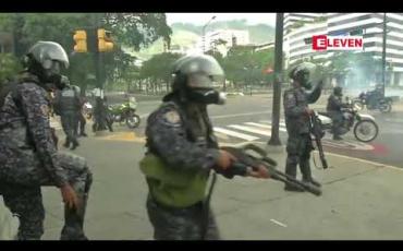 Embedded thumbnail for မာဒူရို ဆန့်ကျင်ရေးဆန္ဒပြပွဲ ၂ ရပ်တွင် ပါဝင်ကြရန် ဗင်နီဇွဲလား အတိုက်အခံခေါင်းဆောင် တိုက်တွန်း ဗင်နီဇွဲလား အတိုက်အခံခေါင်းဆောင် 