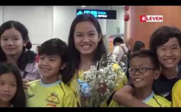 Embedded thumbnail for စင်ကာပူတွင် ကျင်းပသည့် နိုင်ငံတကာရေကူးပြိုင်ပွဲ (၁၂) နှစ်အောက်အတန်းတွင် ကိုယ်ပိုင်စရိတ်ဖြင့် သွားရောက်ယှဉ်ပြိုင်ပြီး ကြေးတံဆိပ်ဆု ရရှိခဲ့သည့် မသွန်းမိုးမေ ပြန်လည်ရောက်ရှိ 