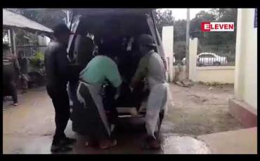 Embedded thumbnail for ဒီးမော့ဆိုမြို့နယ်ရှိ လောပိတသွား ကားလမ်းဘေးတွင် ရဲအရာရှိနှစ်ဦး သေနတ်ဒဏ်ရာများဖြင့် သေဆုံးနေမှုကို တွေ့ရှိ