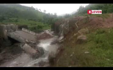 Embedded thumbnail for လားရှိုး -သိန္နီ- ကွမ်းလုံလမ်းပိုင်းရှိ ၃၁ မိုင်တံတား ထပ်မံ မိုင်းခွဲခံရပြီး လောက်ကိုင်၊ချင်းရွှေဟော်မှ လားရှိုးမြို့ဘက်သို့ထွက်ခွာမည့် ယာဉ်များ ရပ်နားခဲ့ရ