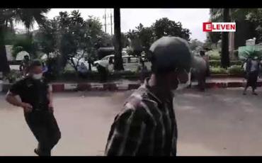 Embedded thumbnail for အဝေးပြေးကုန်တင်ယာဉ်မောင်းများနှင့် ယာဉ်နောက်လိုက်များကို COVID-19 ရောဂါပိုးရှိမရှိ စစ်ဆေး