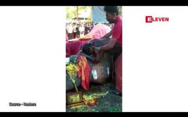 Embedded thumbnail for အိန္ဒိယတွင်ဆင်ထိန်းတစ်ဦး ၄င်းဆယ်နှစ်နီးပါးထိန်းကျောင်းလာသည့် ဆင်ကြီး သေဆုံးသွားသည့်အတွက် ဝမ်းနည်းပက်လက် ငိုကြွေးခဲ့ 
