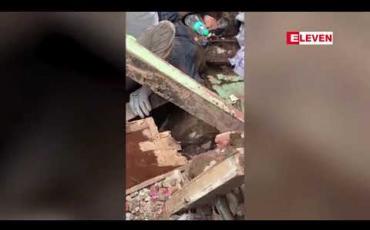 Embedded thumbnail for မွမ်ဘိုင်းတွင် အဆောက်အအုံတစ်လုံး ပြိုကျမှုကြောင့် ဆယ်ဦးသေဆုံးပြီး ဆယ်ဦးခန့် ပိတ်မိနေဟု ယူဆရ