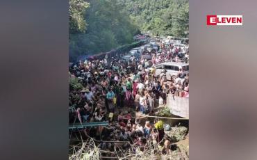Embedded thumbnail for ရှမ်းပြည်နယ် ကျောက်မဲမြို့နှင့် မိုင်းငေါ့အကြားတွင် တောင်ကျချောင်းရေကို ရောဂါ ပျောက်ကင်းသည်ဟုဆိုကာ လူအများအပြား ရေလာချိုးနေ