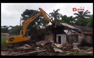 Embedded thumbnail for သင်္ဃန်းကျွန်းမြို့နယ်၊ မင်္ဂလာအိမ်ရာရှိ နေအိမ်များအား ရှင်းလင်း းစဉ် ရုန်းရင်းဆန်ခတ်မှု ဖြစ်ပွား