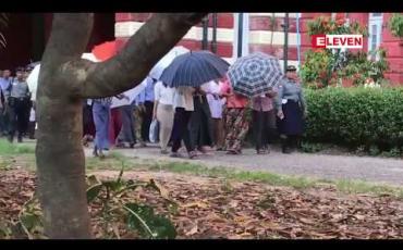 Embedded thumbnail for အောင်ရဲထွေးအမှု ရုပ်သိမ်းရန် အရှေ့ပိုင်းခရိုင် ဒုဥပဒေအရာရှိဟောင်း ဒေါ်သစ်သစ်ခင်က ၎င်းအပါအဝင် အထက်အရာရှိလေးဦးကို ငွေကြေးလက်ဆောင်ပေးရန် သန်းထွဋ်အောင်၏ ဖခင်နှင့် ညှိနှိုင်းမှုပြုလုပ်ခဲ့ဟု အဂတိလိုက်စားမှု တိုက်ဖျက်ရေးကော်မရှင် ထွက်ဆို 