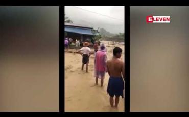 Embedded thumbnail for ဖားကန့်တွင် မိုးသည်းထန်စွာ ရွာသွန်းမှုကြောင့် မြေပြိုကာ လမ်းပိတ်ဆို့မှုဖြစ်ပွား 
