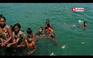 Embedded thumbnail for အသက်ကယ်အင်္ကျီများအစား ကျန်းမားရေးကိစ္စများကိုအဓိကထားဆောင်ရွက်ပေးရန်လိုဟု ဆလုံတိုင်းရင်းသားများပြော