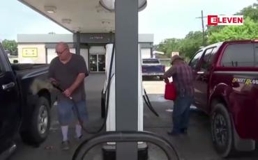 Embedded thumbnail for ဟာရီကိန်းအီဒါ ဦးတည်နေသဖြင့် အမေရိကန်၏ ကမ်းခြေဒေသတွင် နေထိုင်သူ သောင်းနှင့်ချီပြီးရွှေ့ပြောင်း