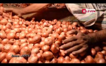 Embedded thumbnail for ဘင်္ဂလားဒေ့ရှ်သို့ ကြက်သွန်နီ အမေရိကန်ဒေါ်လာ ရှစ်သောင်းဖိုးခန့် တင်ပို့ခဲ့