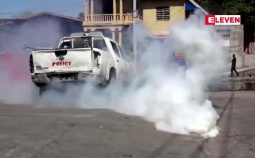 Embedded thumbnail for ဟေတီနိုင်ငံတွင် ထိပ်တန်းတရားသူကြီးများကိုသမ္မတကအနားပေးလိုက်ပြီးနောက်