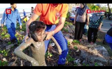 Embedded thumbnail for မလေးရှားနိုင်ငံရှိ ကမ်းခြေတစ်ခုသို့ ရောက်လာသည့် ဘင်္ဂါလီမွတ်စလင် ၄၁ ဦးကို တွေ့ရှိရကြောင်း ရဲတပ်ဖွဲ့ ပြောကြာ