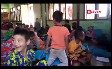 Embedded thumbnail for တိုက်ပွဲကြောင့် စာသင်ကျောင်းများပိတ်ထားသဖြင့် ရှမ်းပြည်နယ် နားမခေါ်ကျေးရွာ ဘုန်းတော်ကြီးကျောင်းတွင် ခိုလှုံစာသင်ကြား နေသော စစ်ဘေးရှောင်ကလေးဦးရေ တိုးလာ 