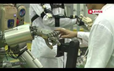 Embedded thumbnail for အပြည်ပြည်ဆိုင်ရာ အာကာသစခန်းသို ့သွားမည့် စက်ရုပ်အား ပြင်ဆင်နေပုံကို ရုရှားထုတ်ပြန်