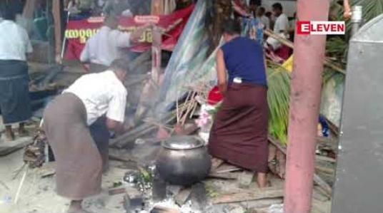 Embedded thumbnail for ရှင်လောင်းလှည့်မည့်ဆင် လန့်၍ လူများကိုအန္တရာယ်ပြုခဲ့ခြင်းကြောင့်ကလေးငယ်တစ်ဦးသေဆုံးပြီး ဆင်ဦးစီးအပါအဝင် သုံးဦးထိခိုက်ဒဏ်ရာရမှု ပေါင်မြို့နယ်တွင် ဖြစ်ပွားခဲ့