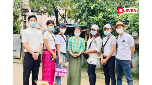 Embedded thumbnail for နွေးထွေးဖေးကူ ပရဟိတ အဖွဲ့ကို မိတ်ကပ်ပညာရှင်. ဆံပင်ပညာရှင် ဖက်ရှင်ဒီဇိုင်နာ များနဲ့ ဖွဲ့စည်းထား