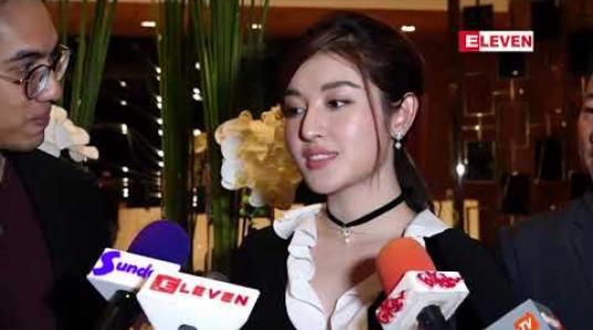 Embedded thumbnail for ဒါရိုက်တာအကယ်ဒမီ စင်ရော်မောင်မောင် နဲ့အတူ ကြော်ငြာရိုက်ကူးရန်အတွက် မြန်မာနိုင်ငံသို့ ရောက်ရှိလာတဲ့ ဗီယက်နမ်မင်းသမီးငုရင်ထရန်ဟုရန်မေ