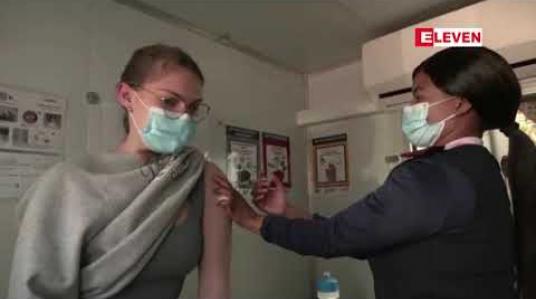Embedded thumbnail for တောင်အာဖရိကတွင် ဗီဇပြောင်း ကိုရိုနာဗိုင်းရပ်စ်ပိုးသစ် တစ်မျိုးကို လေ့လာ စောင့်ကြည့်နေ
