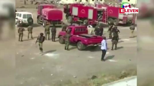 Embedded thumbnail for အီကွေတိုရီရယ် ဂီနီ နိုင်ငံရှိ စစ်အခြေစိုက်စခန်း တစ်ခုတွင် ဖြစ်ပွားခဲ့သည့် ပေါက်ကွဲမှုများကြောင့် သေဆုံးသူ တစ်ရာနီးပါးရှိလာ