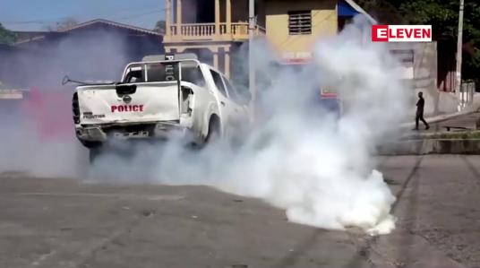 Embedded thumbnail for ဟေတီနိုင်ငံတွင် ထိပ်တန်းတရားသူကြီးများကိုသမ္မတကအနားပေးလိုက်ပြီးနောက်
