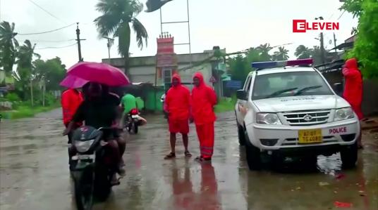 Embedded thumbnail for အိန္ဒိယနိုင်ငံ အရှေ့ပိုင်းတွင် ဆိုင်ကလုန်းမုန်တိုင်း တိုက်ခတ်မှုကြောင့် လူနှစ်ဦး သေဆုံး