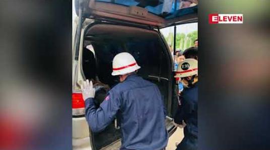 Embedded thumbnail for မင်္ဂလာဒုံမြို့နယ် ရွှေနှင်းဆီရပ်ကွက် မင်္ဂလာလမ်းတွင် အသက် (၇၄)နှစ် အဘိုးအိုတစ်ဦး ၀ါယာကြိုးဖြင့် ကြိုးဆွဲချသေဆုံးမှုဖြစ်ပွား 