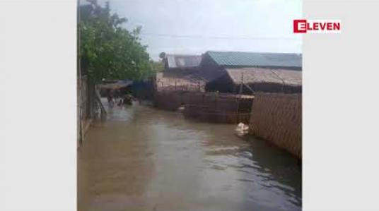 Embedded thumbnail for မုန်တိုင်း အရှိန်ကြောင့် ထူးကဲ ဒီရေ တတ်လာသဖြင့် ရခိုင်ပြည်နယ် အမ်းမြိုနယ် သလူမော်ကျေးရွာတွင် အိမ်ခြေ ၁၀၀ ကျော်ရေနစ်မြုပ်ပြီး ပြောင်းရွှေ့နေရ